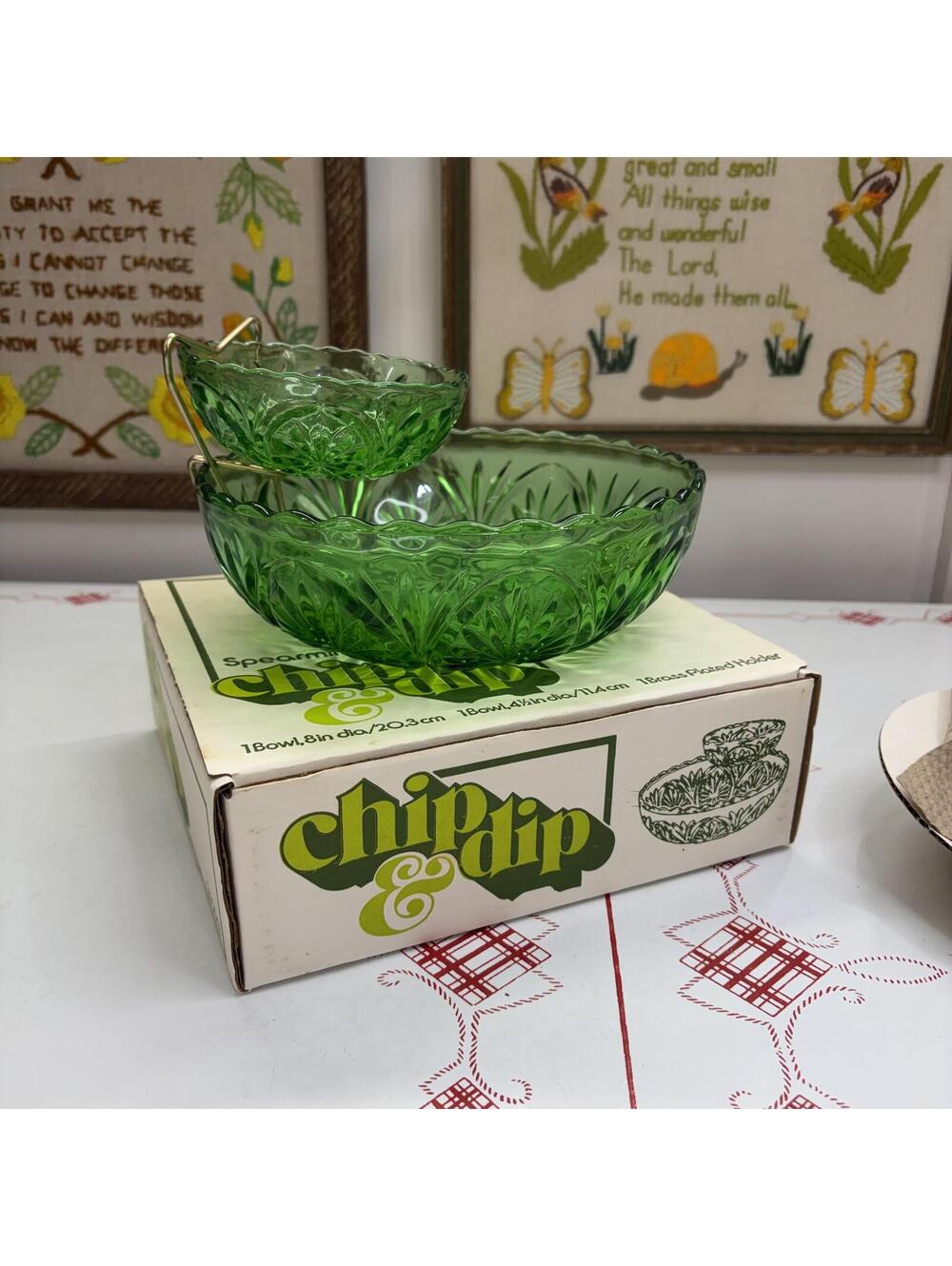 Chip & dip glass bowl set with brass bracket by Anchor Hocking vintage 70s